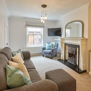 https://adventure-house.yorkshirehotels.net